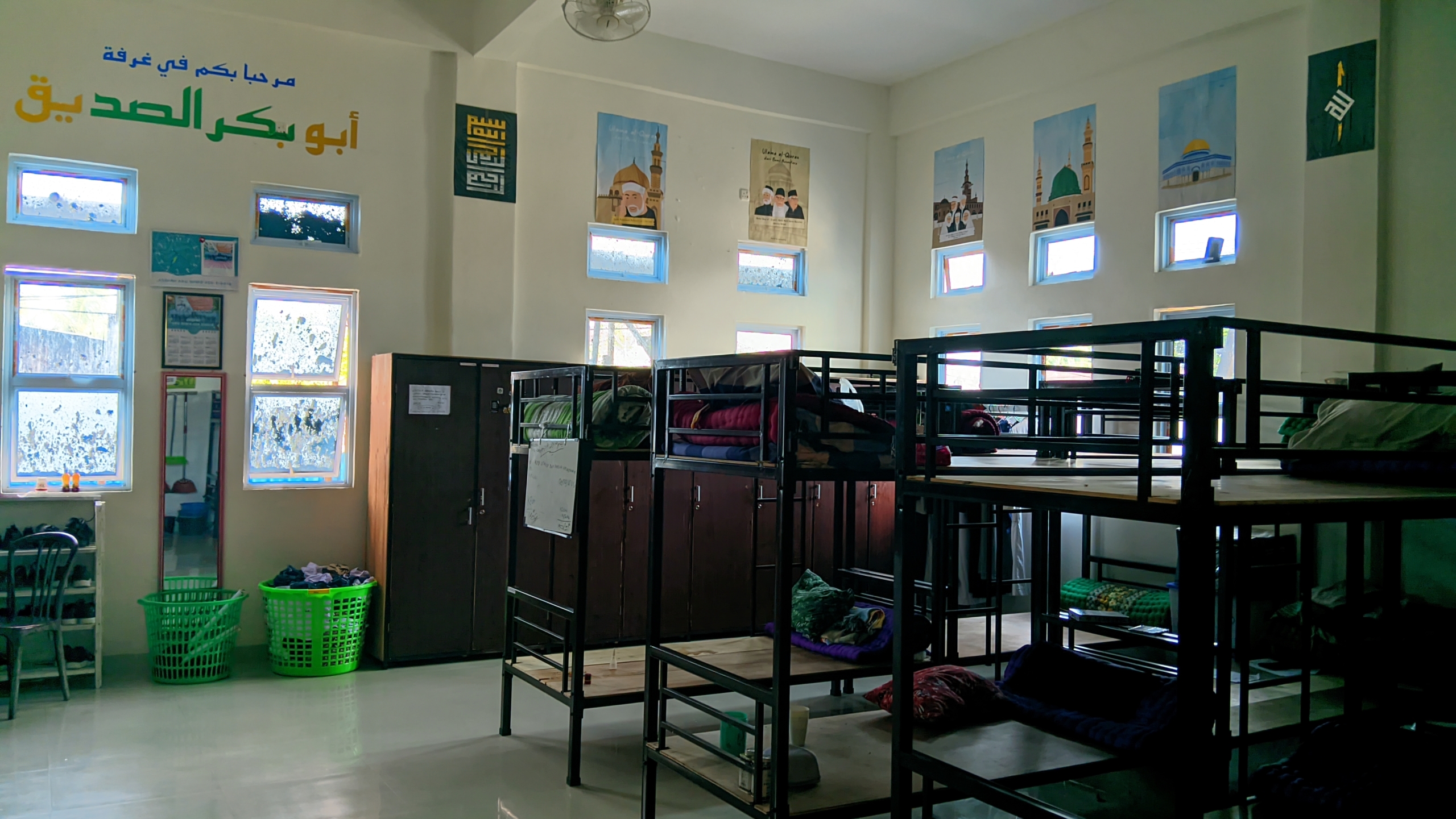 Gedung asrama santri Pondok Pesantren Babul Jannah